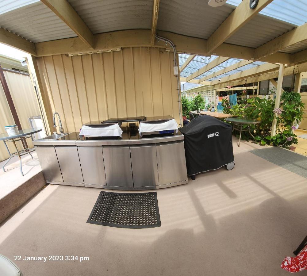 Traplins Accomodation Lakes Entrance Extérieur photo