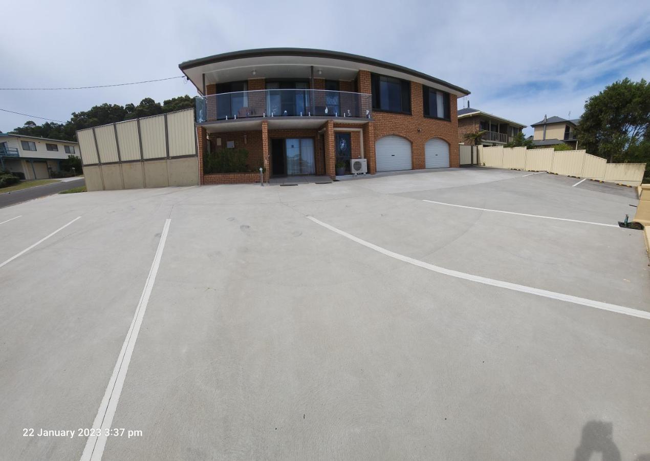 Traplins Accomodation Lakes Entrance Extérieur photo